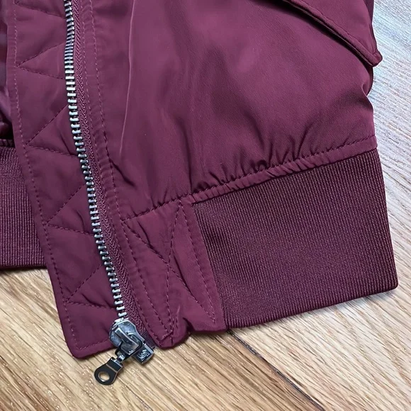 Divided H &M maroon jacket light puff zipper 2 pockets - Picture 5 of 10